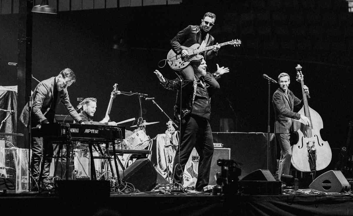 The Bluesanovas