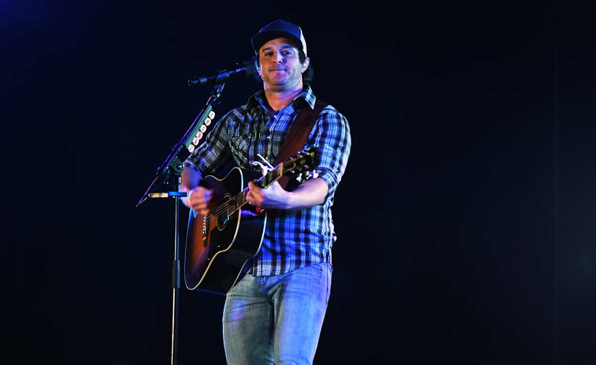 Easton Corbin