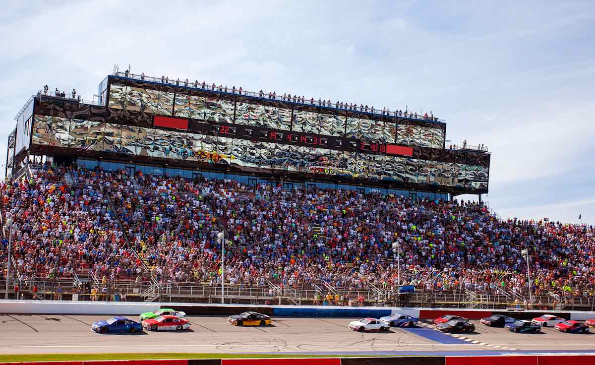 FireKeepers Casino 400