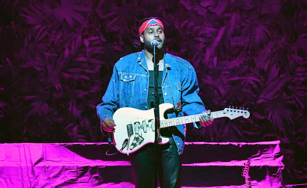 Twin Shadow
