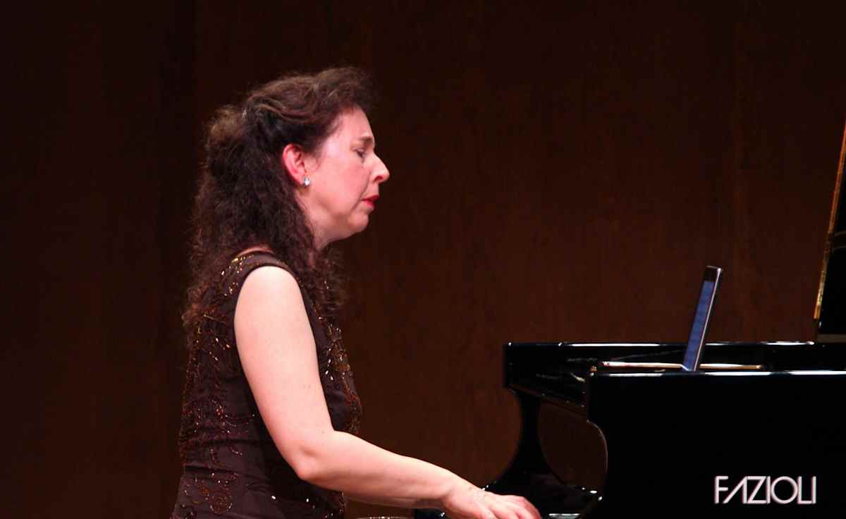 Angela Hewitt