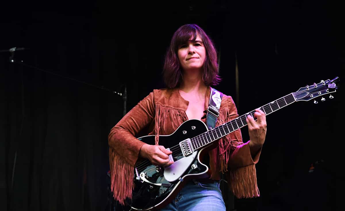 Della Mae