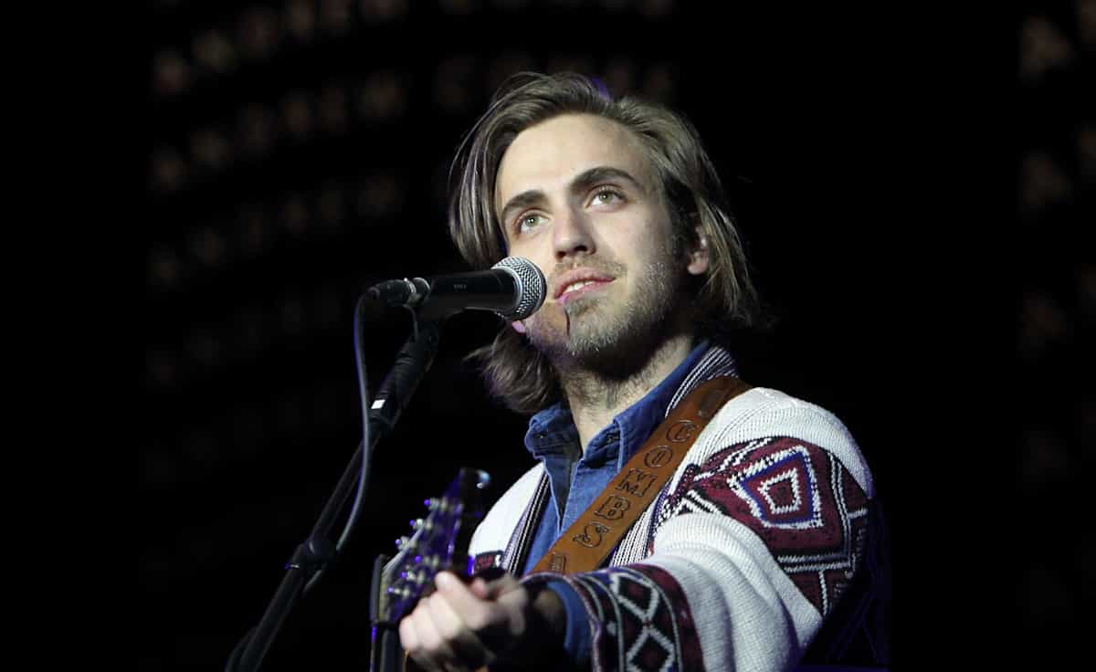 Andrew Combs