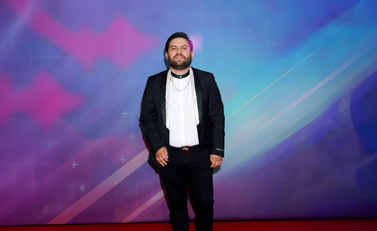 Luis R Conriquez