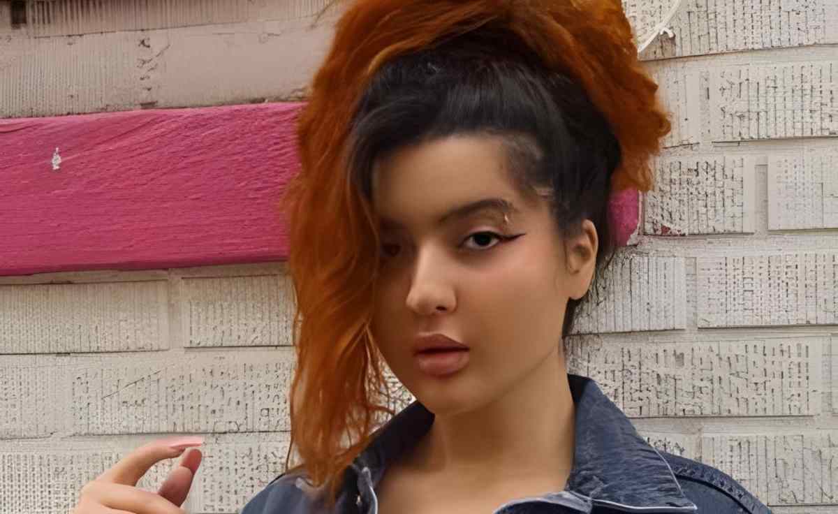 Dounia - Artist
