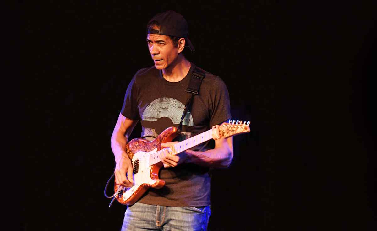 Greg Howe
