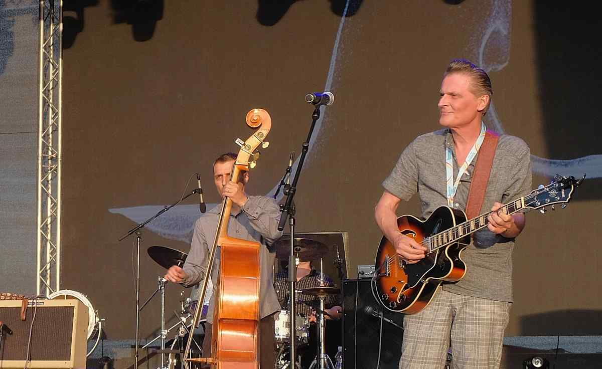 Mojo Blues Band