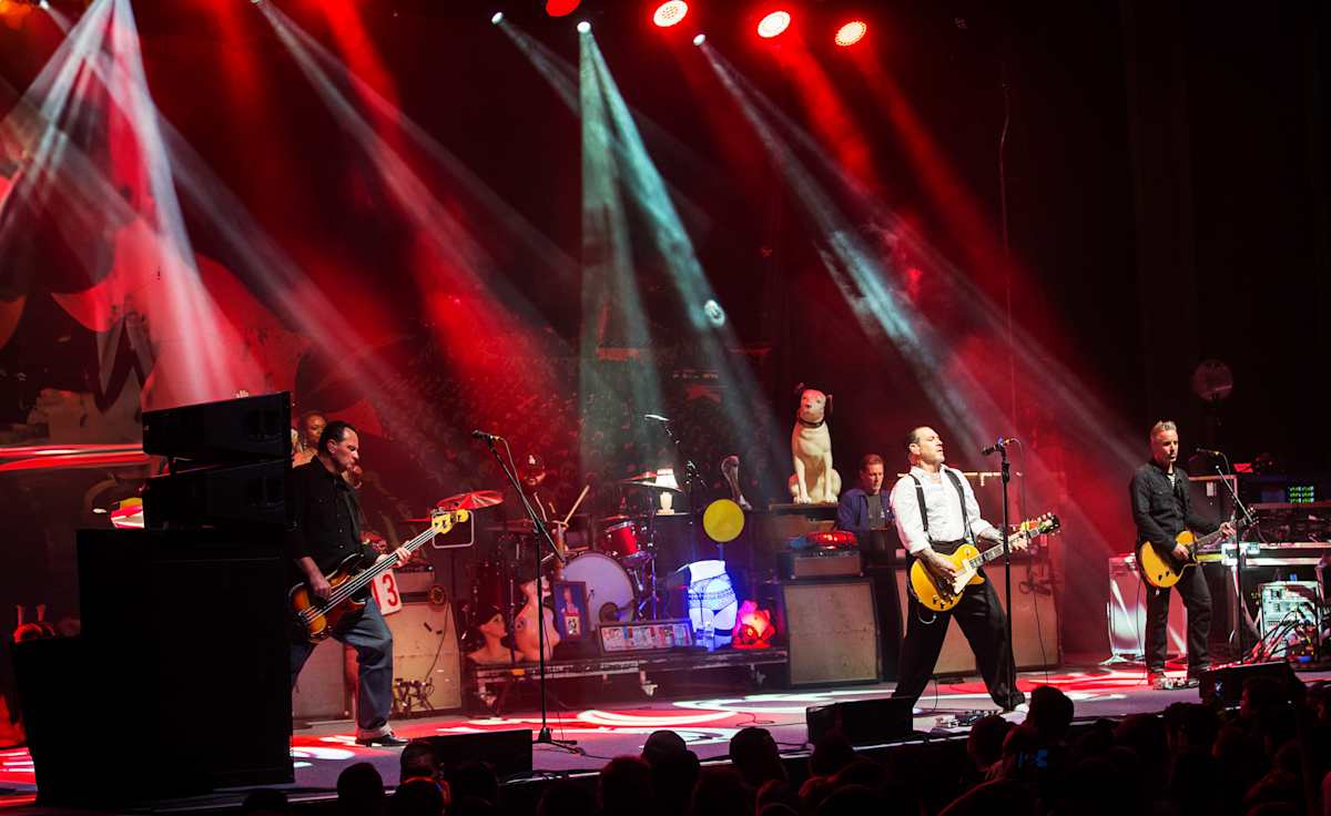 Social Distortion