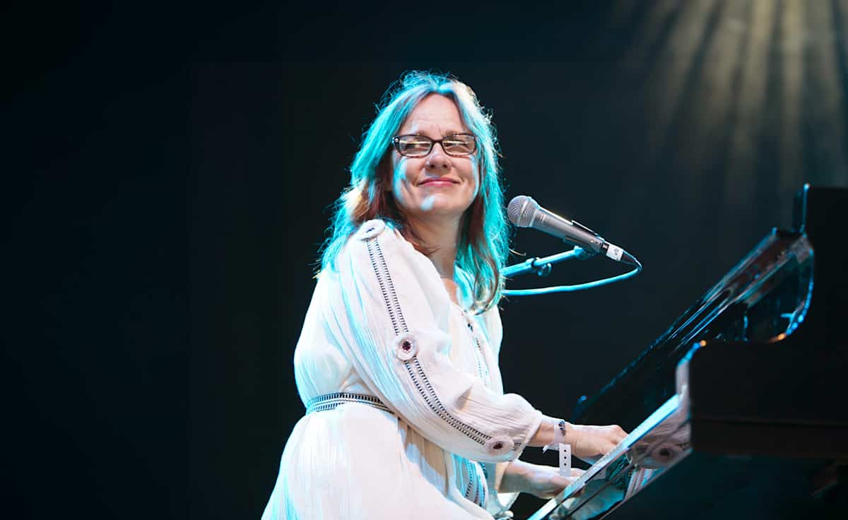 Iris DeMent