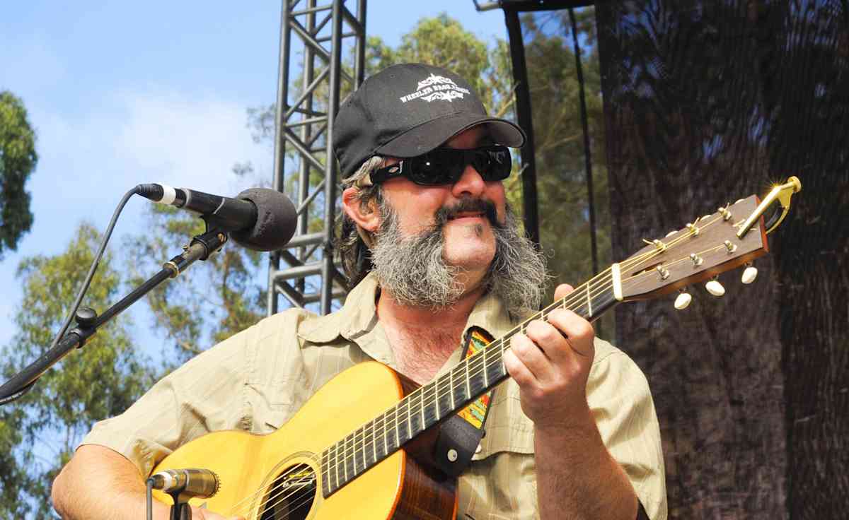 Larry Keel