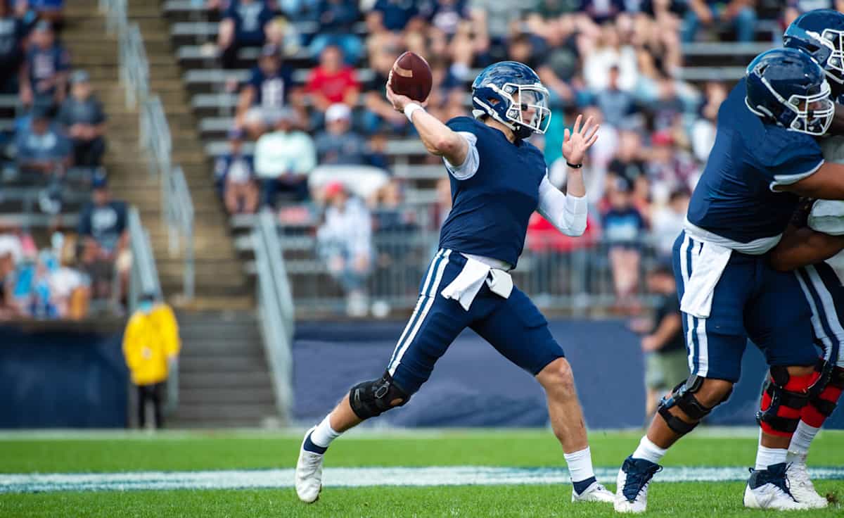 Connecticut Huskies Football