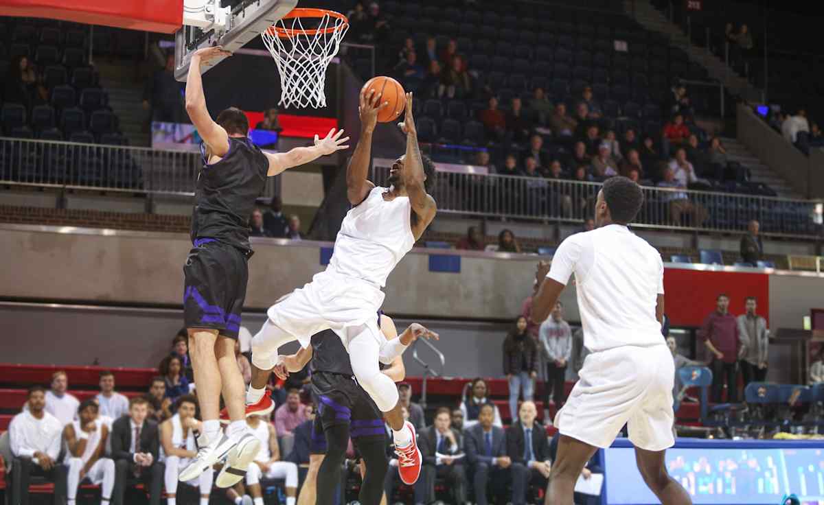 SMU Mustangs Basketball