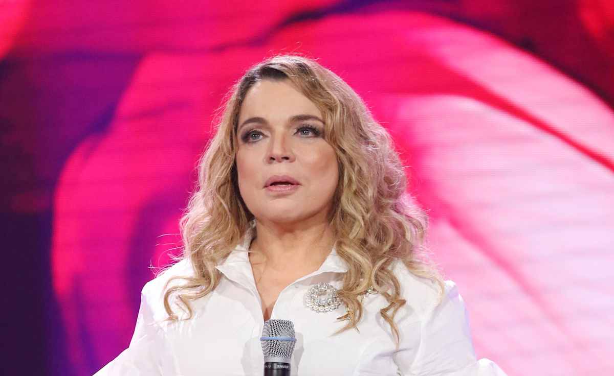 Ednita Nazario