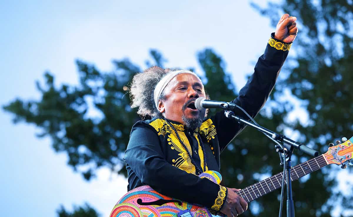 Chico César