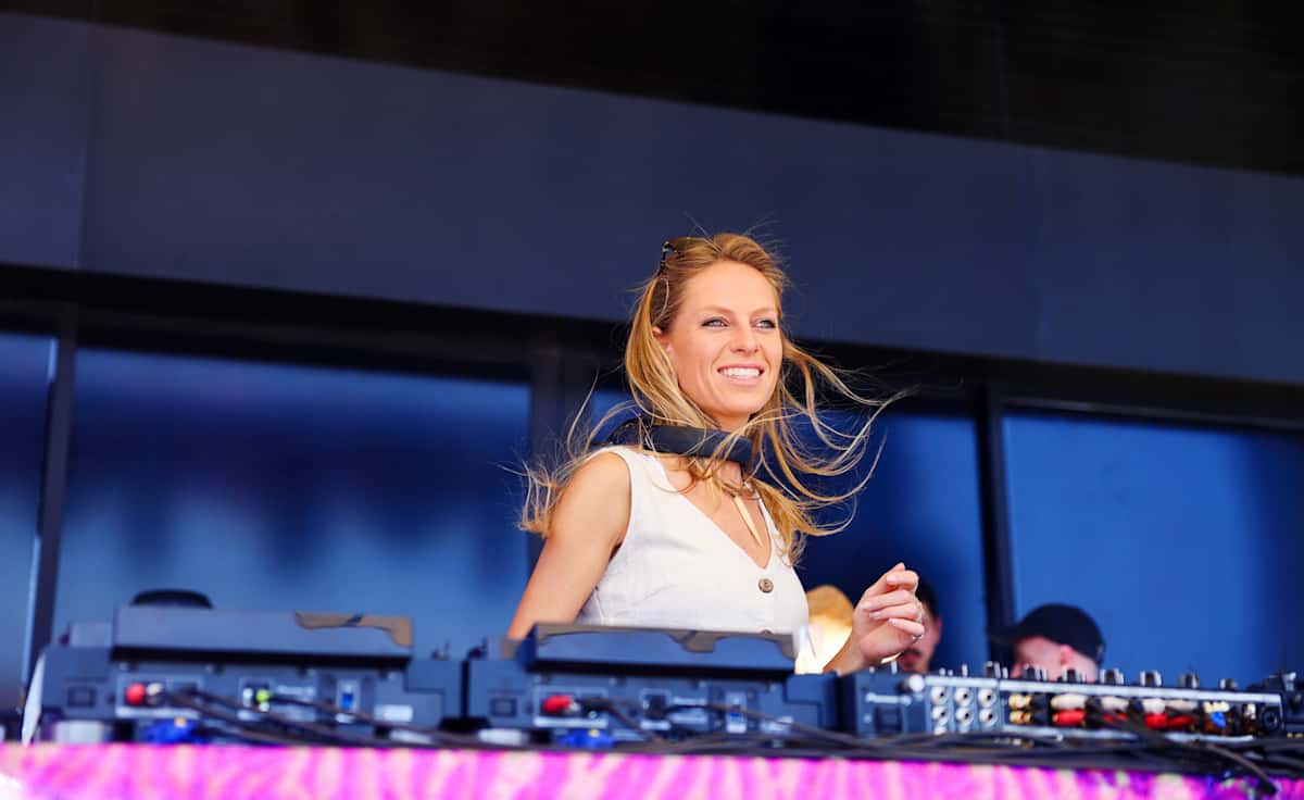Nora En Pure