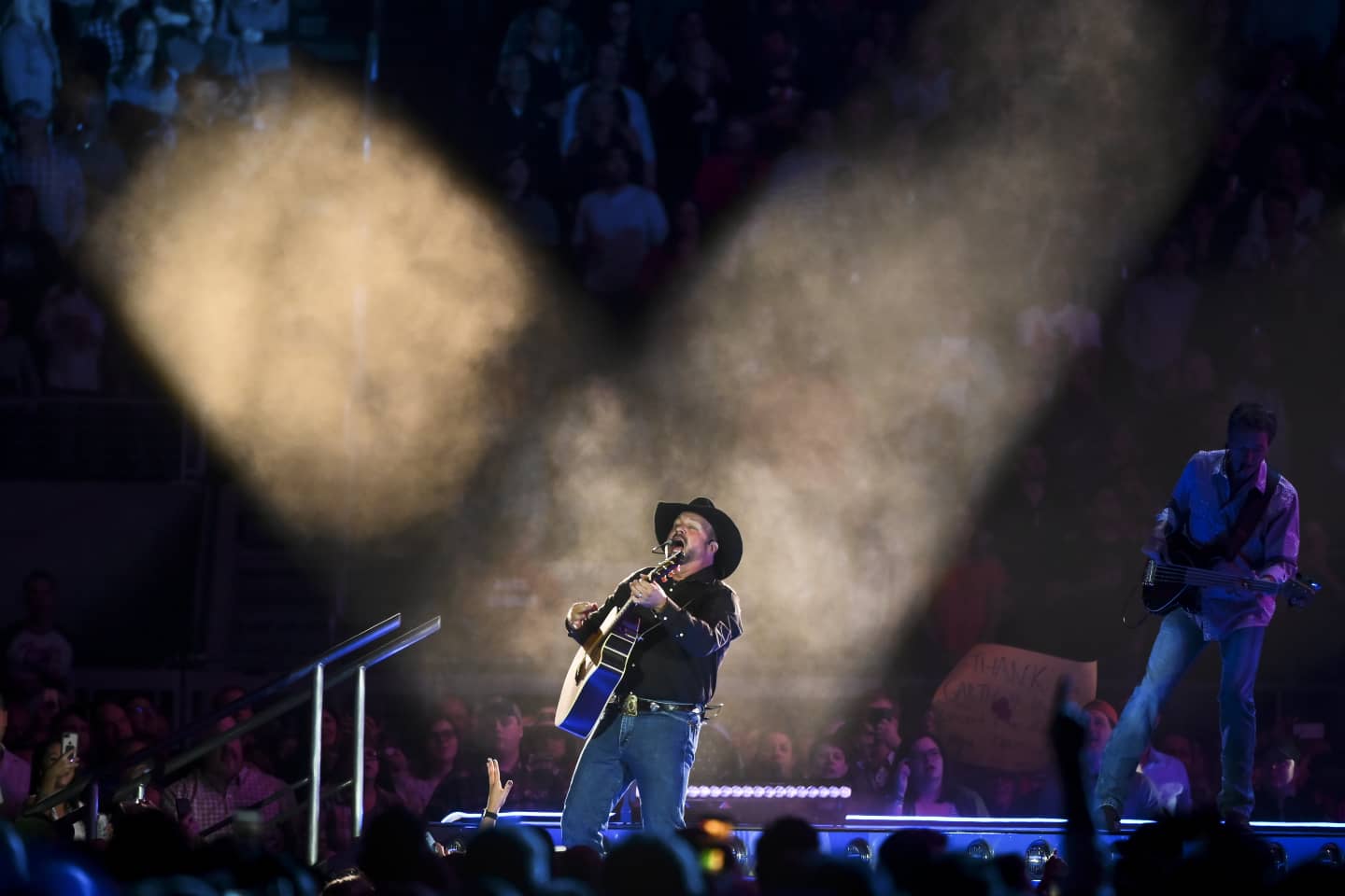 Garth Brooks Tickets Garth Brooks Tour 2024 and Concert Tickets viagogo