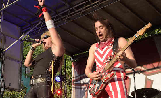 Completely Unchained - The Ultimate Van Halen Tribute