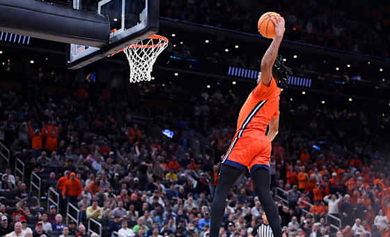 Illinois Fighting Illini vs UConn Huskies Basketball