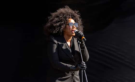 Mica Paris (Late Show)