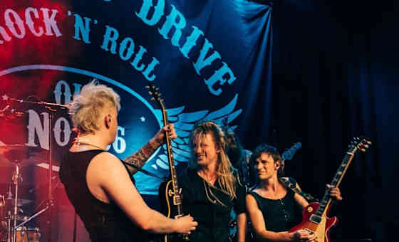Junkyard Drive - Squeeze Tour card