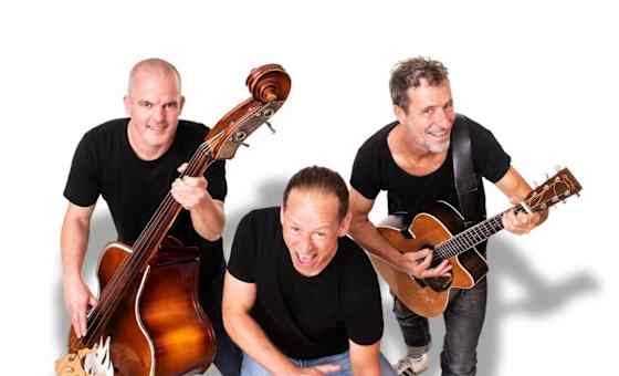 Lagerfeuer-Trio