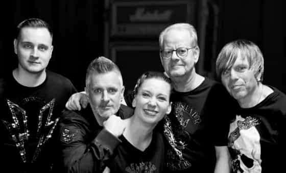 Sandtheater On Tour - Atemlos - Deutsche Hits in Sand gemalt