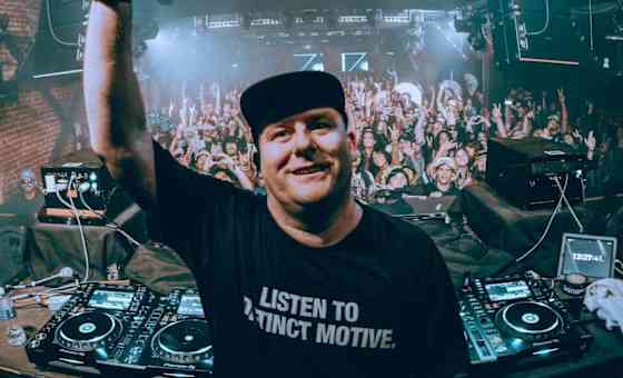 Distinct Motive