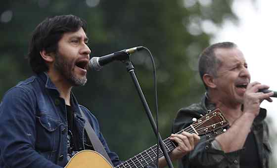 Los Prisioneros