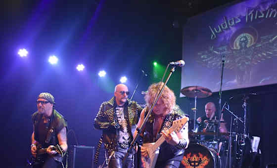 Judas Rising - Support: Blackout