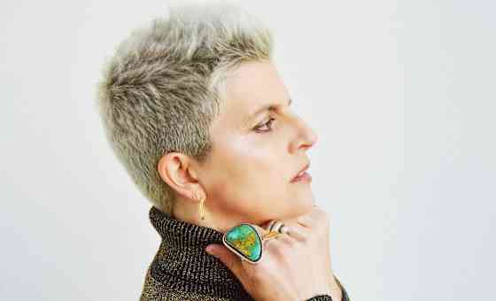 Laura Tsaggaris