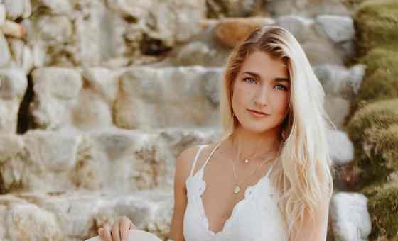 Lola Kristine - Home for the Holidays