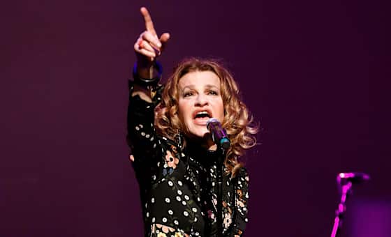 Sandra Bernhard