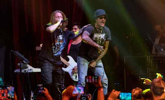 Hollywood Undead card