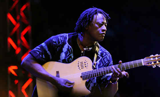 Manding Melody featuring Habib Koite & Sura Susso