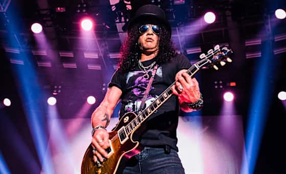 Slash featuring Myles Kennedy and The Conspirators