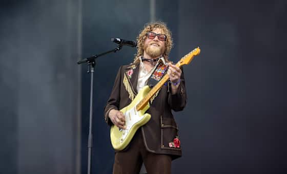 Allen Stone and Teedra Moses