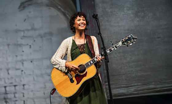 Sarah Lee Guthrie