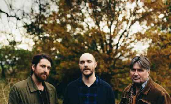 LYR