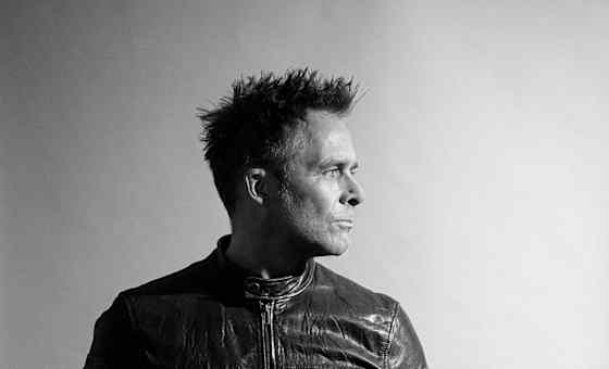 Mike Tramp of White Lion (Solo Acoustic)