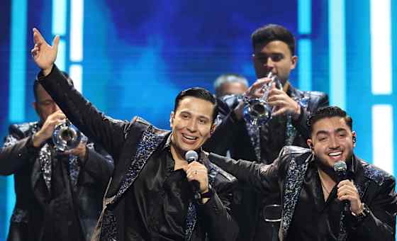 La Arrolladora Banda El Limón