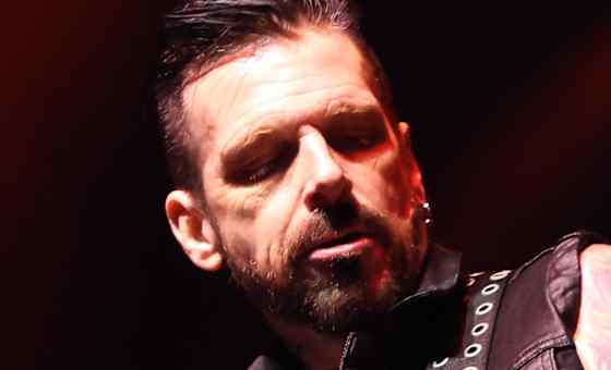 Ricky Warwick & The Fighting Hearts