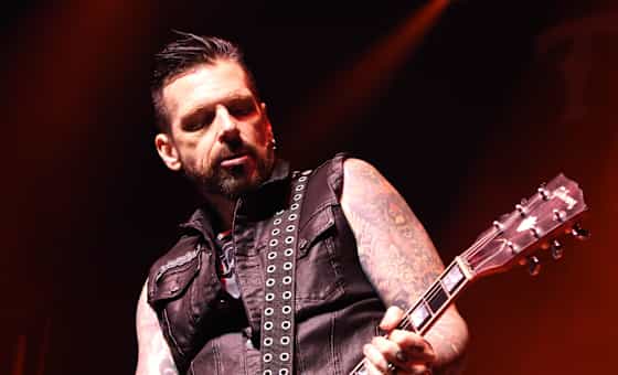 Ricky Warwick and The Fighting Hearts @ Chinnerys