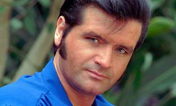 Rockin Elvis Christmas With Rory Allen