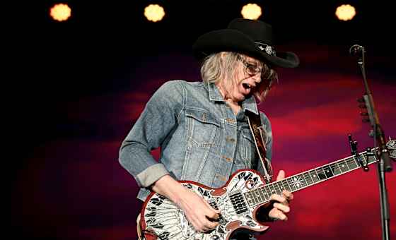 12th JH Friends: Fishermans Blues Revue -The Waterboys ft. Steve Earle