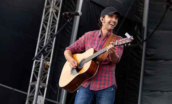 Mo Pitney