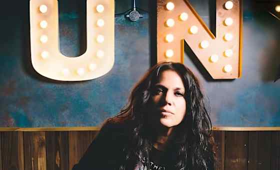 Sari Schorr card