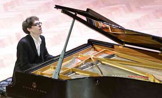 LUCAS DEBARGUE, PIANOFORTE
