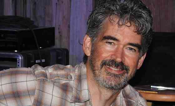 Slaid Cleaves @ Saxon Pub
