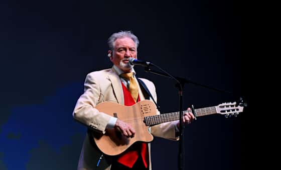 Larry Gatlin