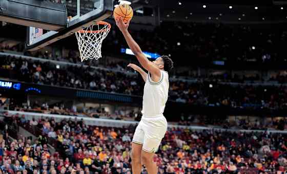 Louisville Cardinals at Michigan Wolverines Basketball